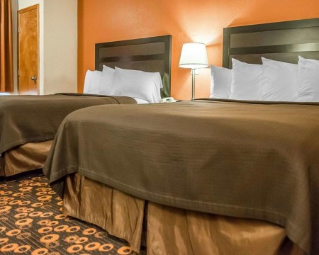 Welcome To Econo Lodge Inn & Suites New Mexico - 2 Queen Beds