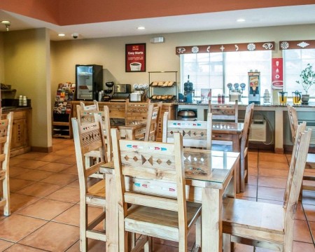 Welcome To Econo Lodge Inn & Suites New Mexico - Breakfast Area