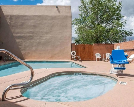 Welcome To Econo Lodge Inn & Suites New Mexico - Pool and Hot Tub